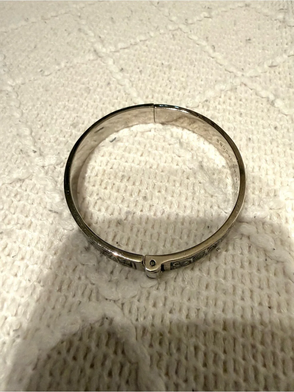 Marc by Marc Jacobs Silver-Tone Logo Hinged Bangle